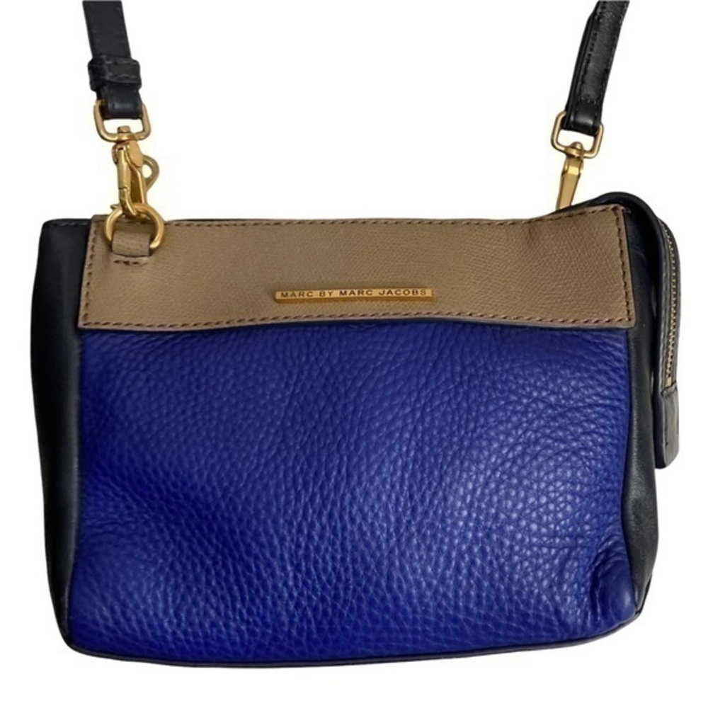 Marc by Marc Jacobs
Sheltered Island Colorblock Blue Multi Leather Messenger Bag